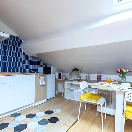 Le Nid Chromatique, Hyper Centre *