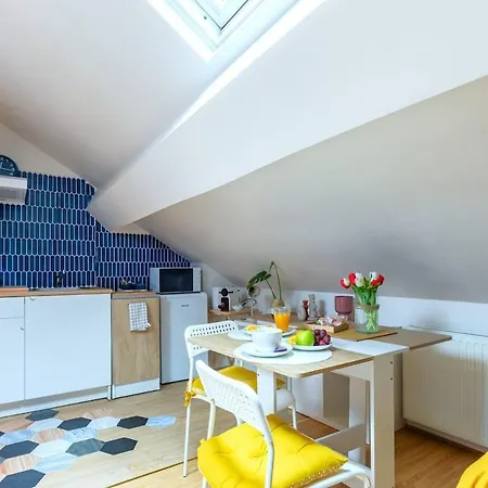 Le Nid Chromatique, Hyper Centre * باليزو